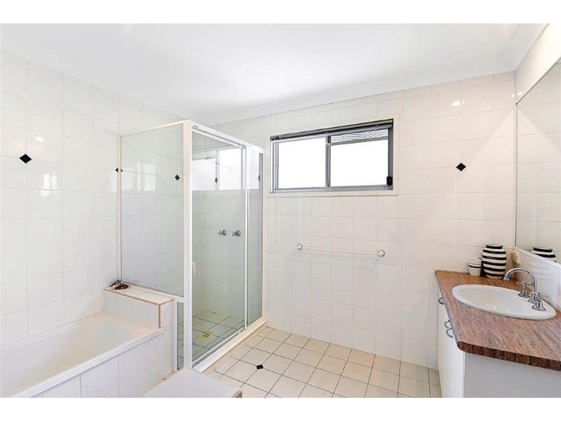 1/24 Norfolk Avenue, Surfers Paradise QLD 4217