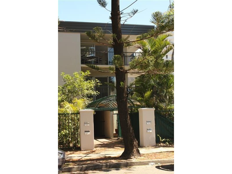 3 Vista Street, Surfers Paradise QLD 4217