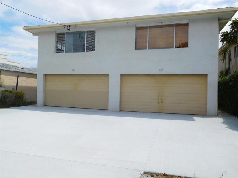 2/191 Stanhill Drive, Chevron Island QLD 4217