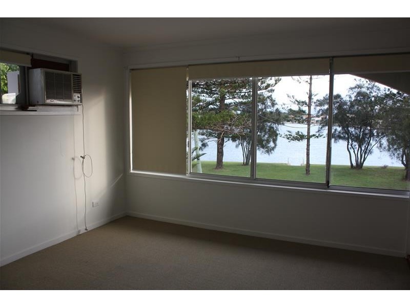 13 Sunset Boulevard, Surfers Paradise QLD 4217