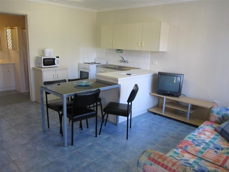 14 Leonard Avenue, Surfers Paradise QLD 4217