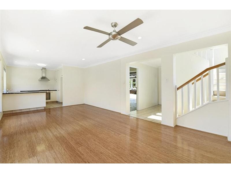 2/123 Pohlman Street, Southport QLD 4215