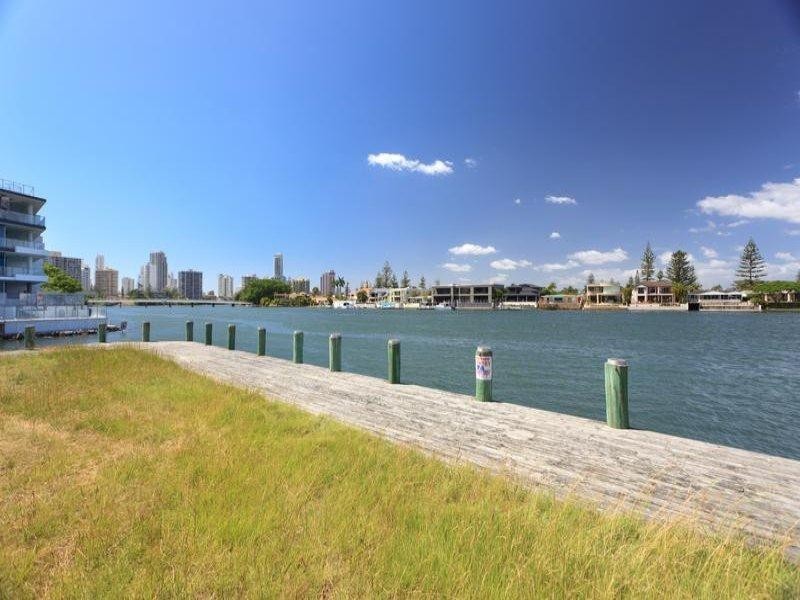 2 Holborow Close, Surfers Paradise QLD 4217