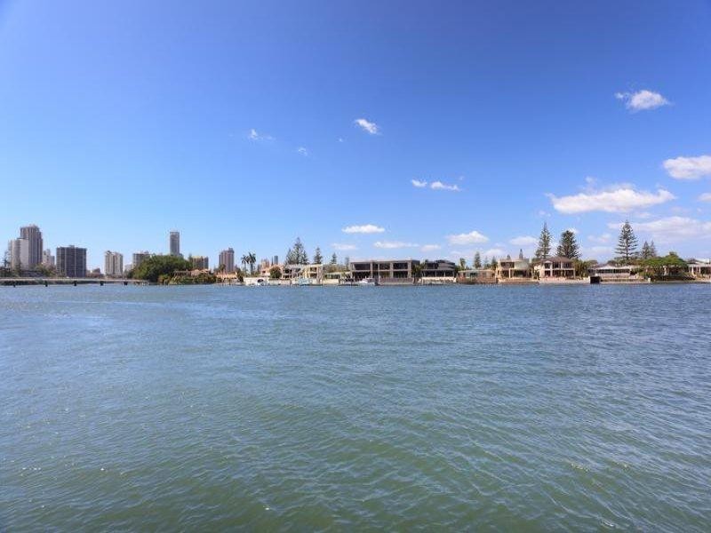 2 Holborow Close, Surfers Paradise QLD 4217