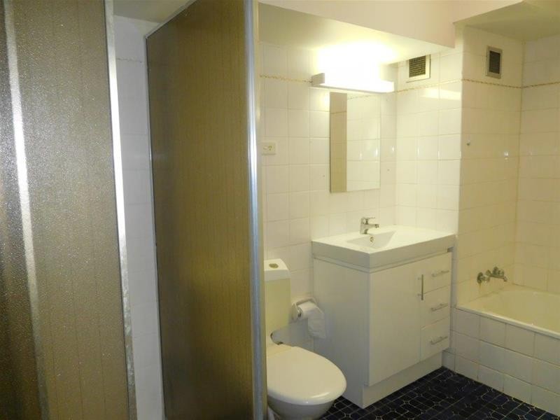 1F/33 Thornton Street, Surfers Paradise QLD 4217