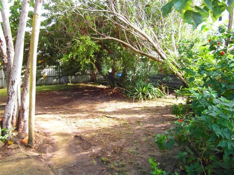 21 Pine Avenue, Budds Beach, Surfers Paradise QLD 4217