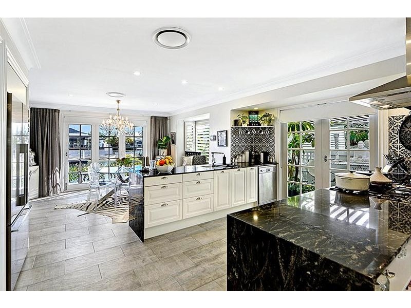 6 Viking Court, Paradise Waters QLD 4217