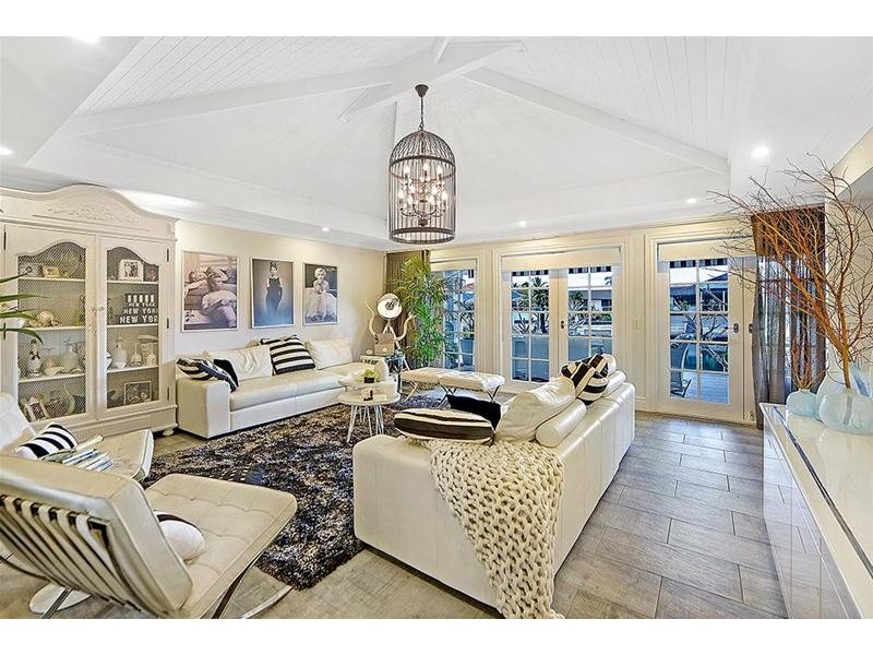 6 Viking Court, Paradise Waters QLD 4217