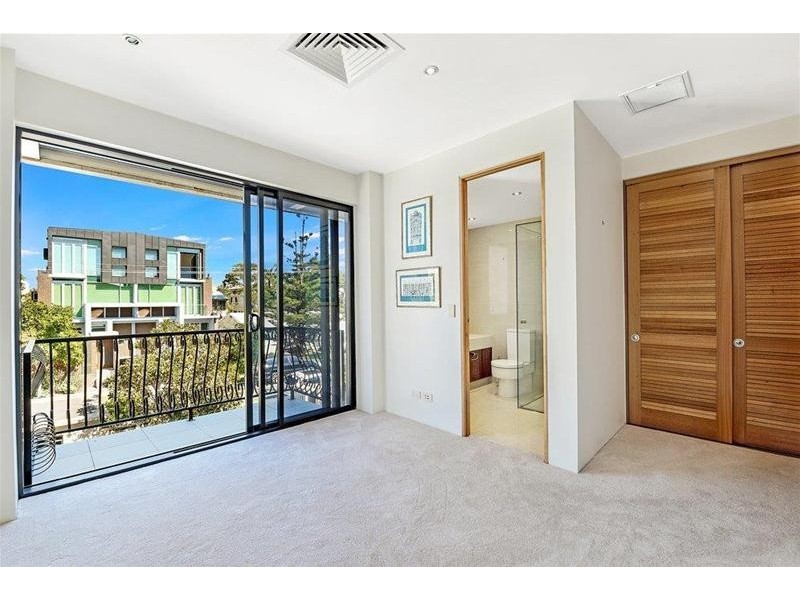 41A Peak Avenue, Main Beach QLD 4217