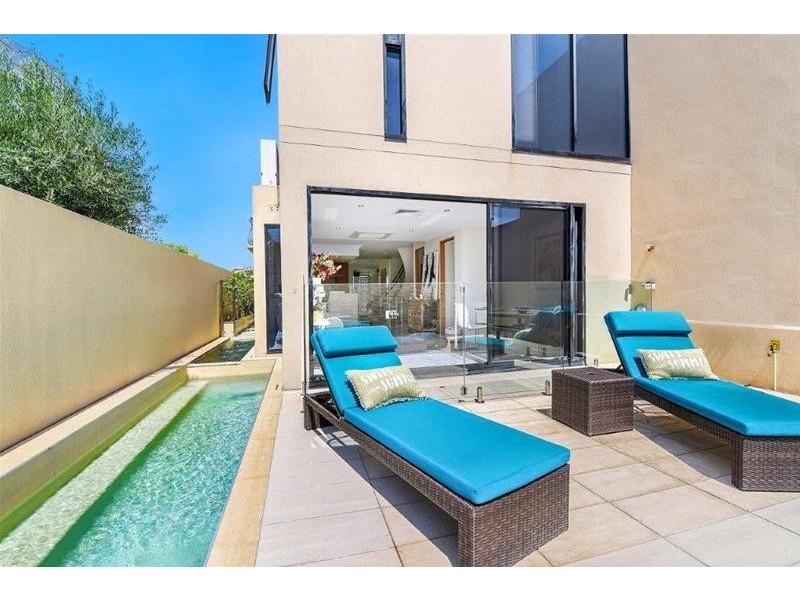 41A Peak Avenue, Main Beach QLD 4217