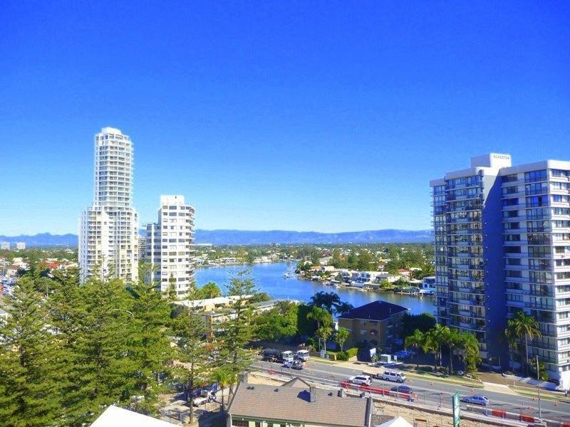 18 Aubrey Street ‘The Regent’, Surfers Paradise QLD 4217