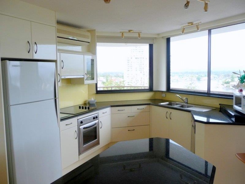 18 Aubrey Street ‘The Regent’, Surfers Paradise QLD 4217