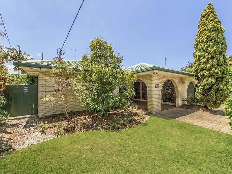 10 La Spezia Court, Surfers Paradise QLD 4217