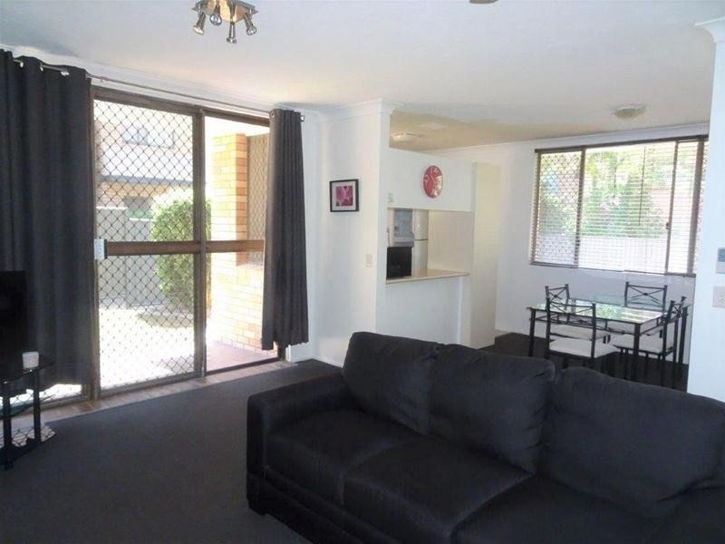 4/11 Stanhill Drive, Surfers Paradise QLD 4217