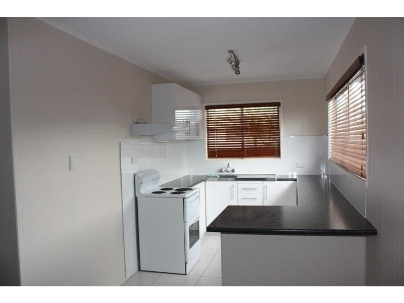 25 Leonard Avenue, Surfers Paradise QLD 4217