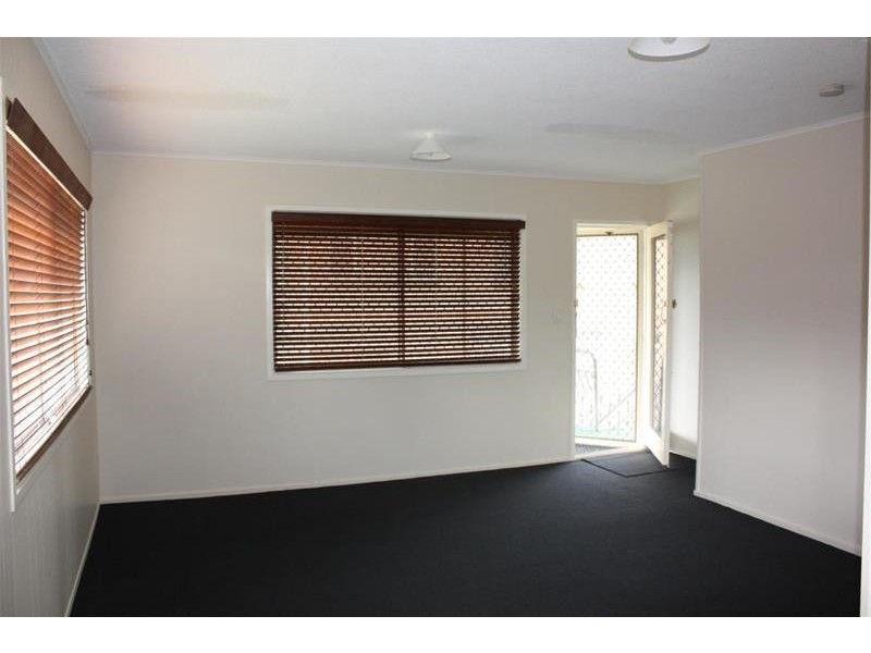 25 Leonard Avenue, Surfers Paradise QLD 4217