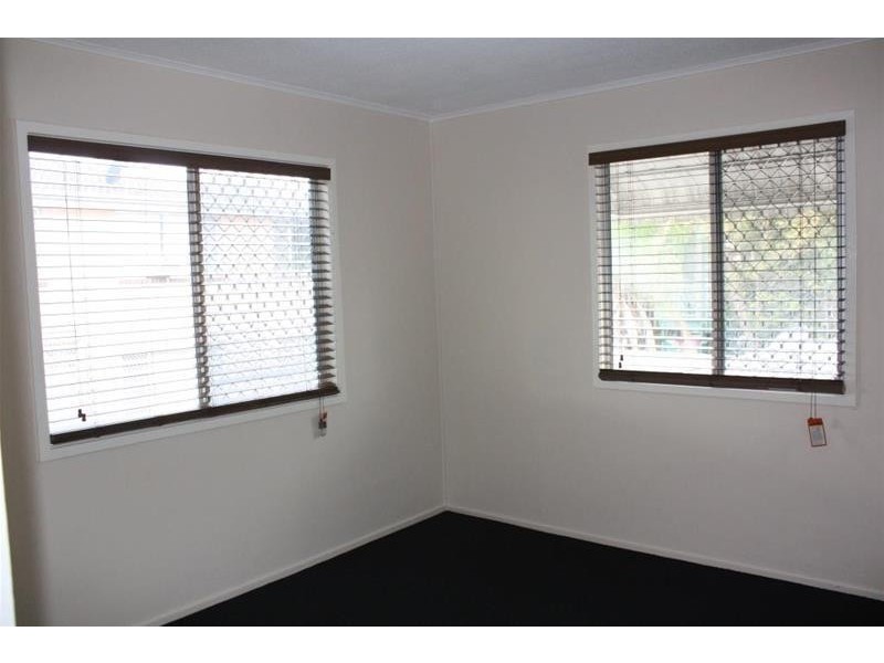 25 Leonard Avenue, Surfers Paradise QLD 4217