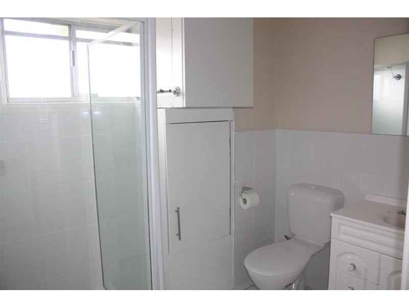 25 Leonard Avenue, Surfers Paradise QLD 4217