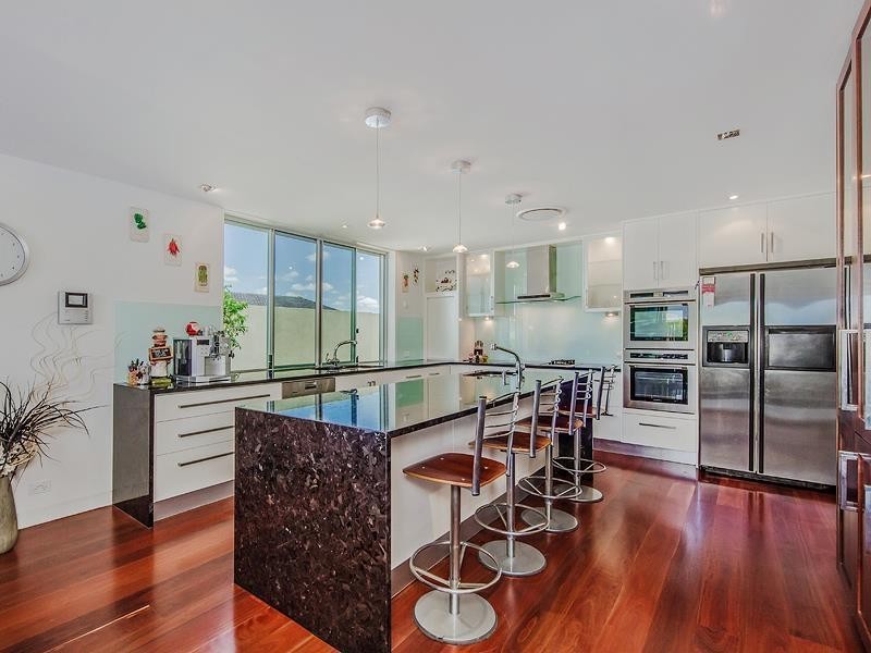 26 Kookaburra Court, Sorrento QLD 4217