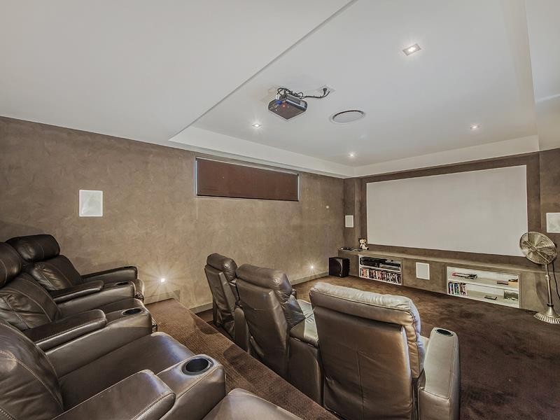 26 Kookaburra Court, Sorrento QLD 4217