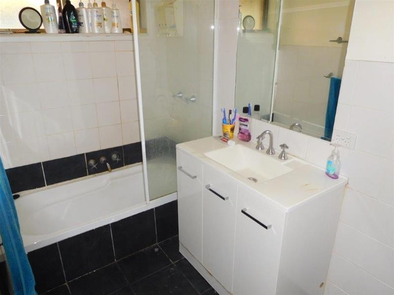 1 & 2/4 Virginia Grove, Southport QLD 4215