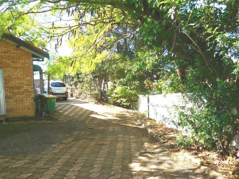 1 & 2/4 Virginia Grove, Southport QLD 4215