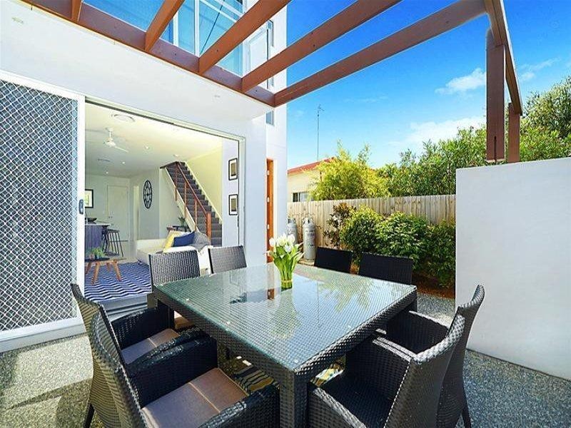 4/132 Eugaree Street, Southport QLD 4215