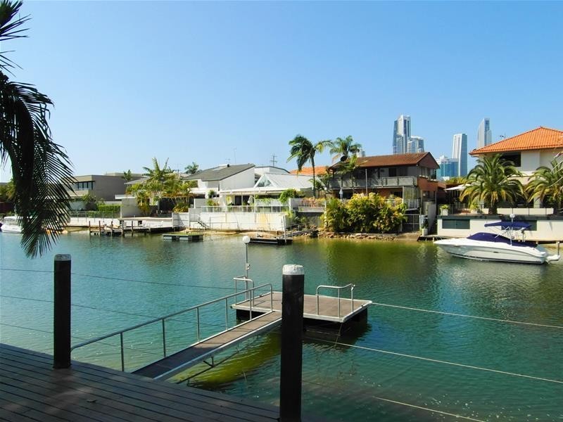 11 The Lido, Isle Of Capri QLD 4217