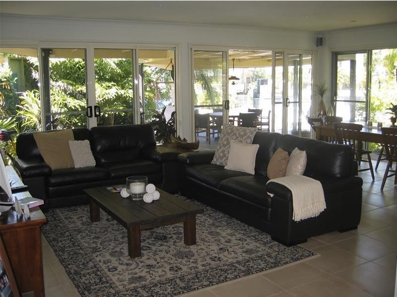 11 The Lido, Isle Of Capri QLD 4217