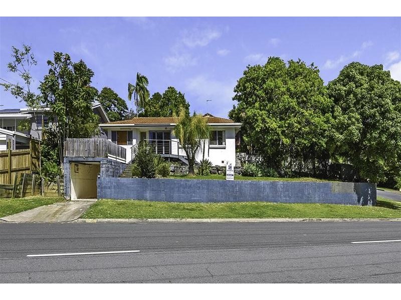 86 Kindra Avenue, Southport QLD 4215