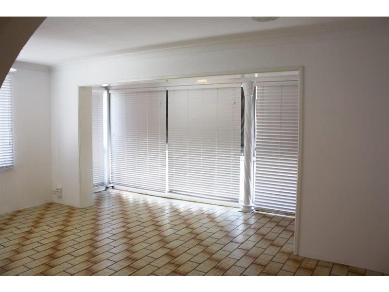 7 Sunrise Boulevard, Surfers Paradise QLD 4217