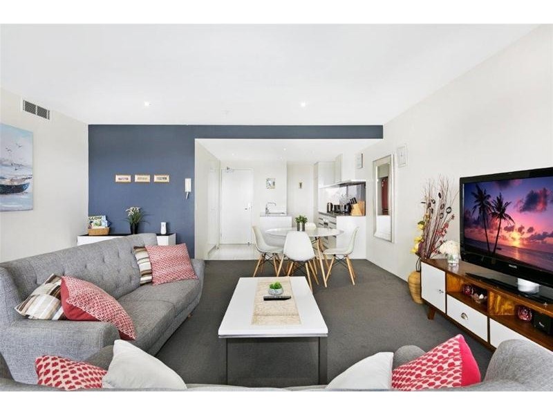 9 Ferny Avenue, Surfers Paradise QLD 4217