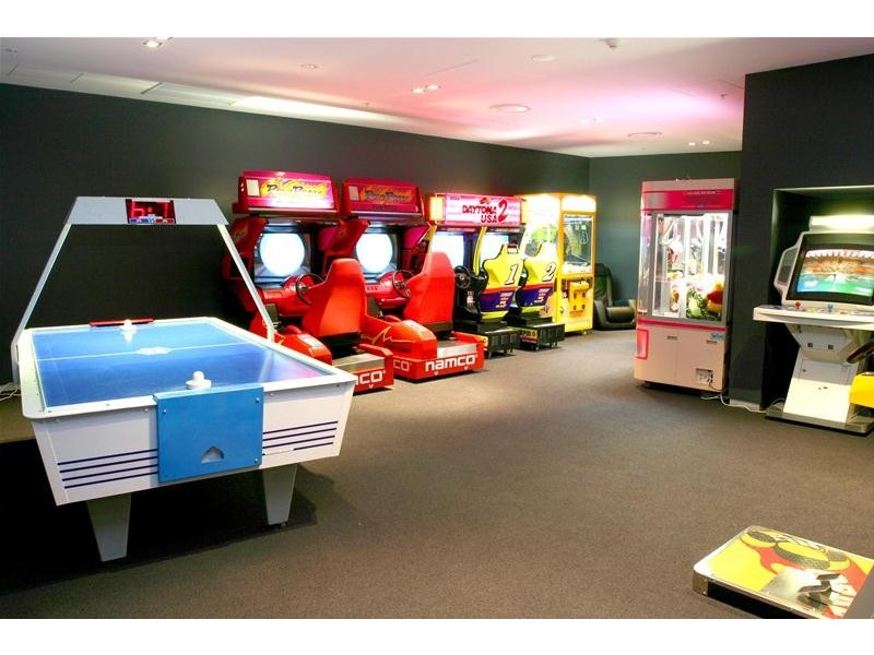 9 Ferny Avenue, Surfers Paradise QLD 4217