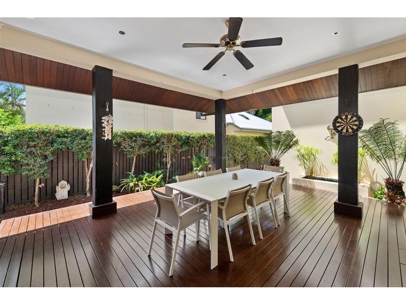 9a Greer Terrace, Southport QLD 4215