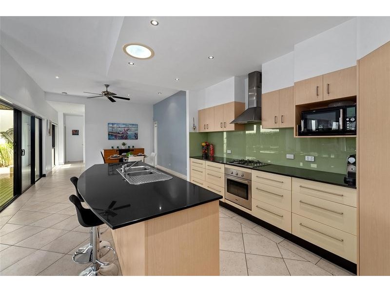 9a Greer Terrace, Southport QLD 4215