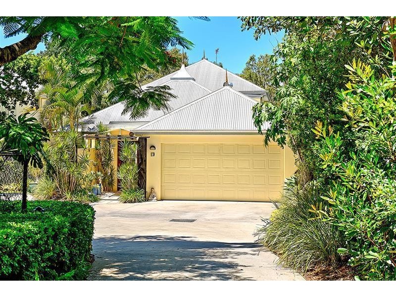 9a Greer Terrace, Southport QLD 4215