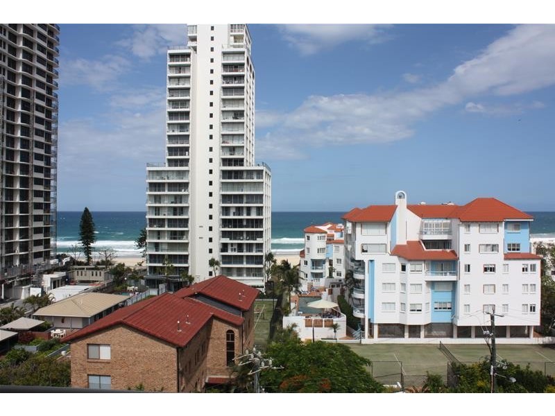 2/15 Old Burleigh Road, Broadbeach QLD 4218