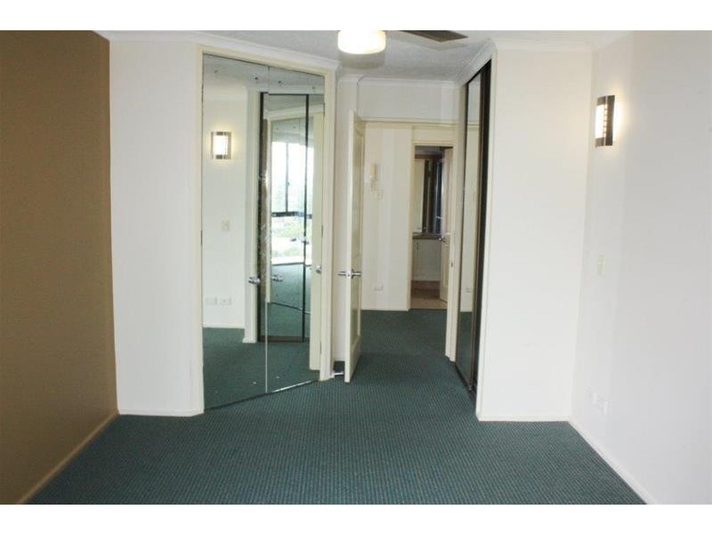 2/15 Old Burleigh Road, Broadbeach QLD 4218