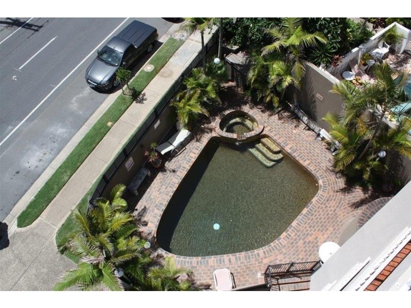 2/15 Old Burleigh Road, Broadbeach QLD 4218