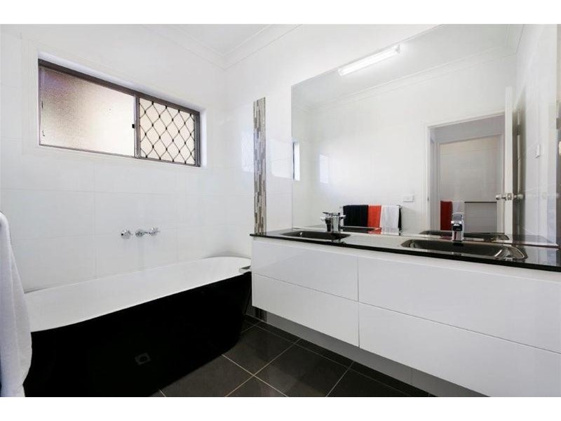 6 Norseman Court, Paradise Waters QLD 4217