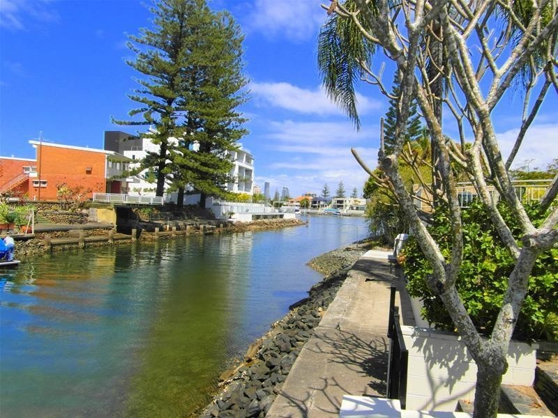 5 Holborow Close “Seafarer”, Surfers Paradise QLD 4217