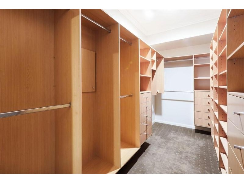 30 Hughes Avenue, Main Beach QLD 4217