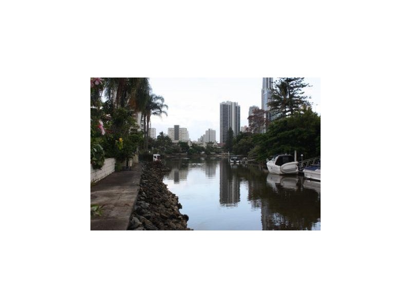 5 Holborow Close, Surfers Paradise QLD 4217