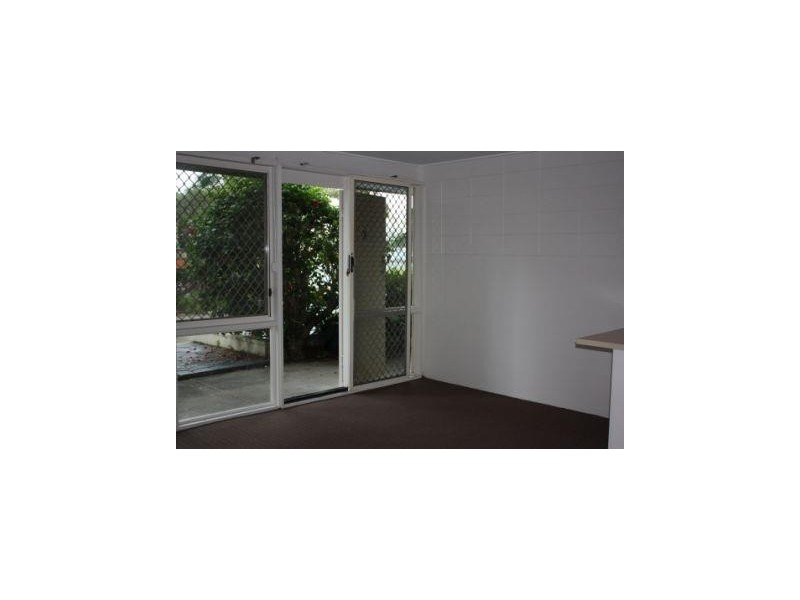 5 Holborow Close, Surfers Paradise QLD 4217