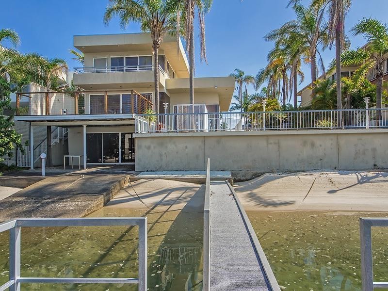 9 Midshipman Court, Paradise Waters QLD 4217