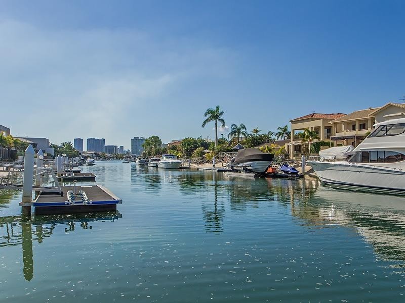 9 Midshipman Court, Paradise Waters QLD 4217