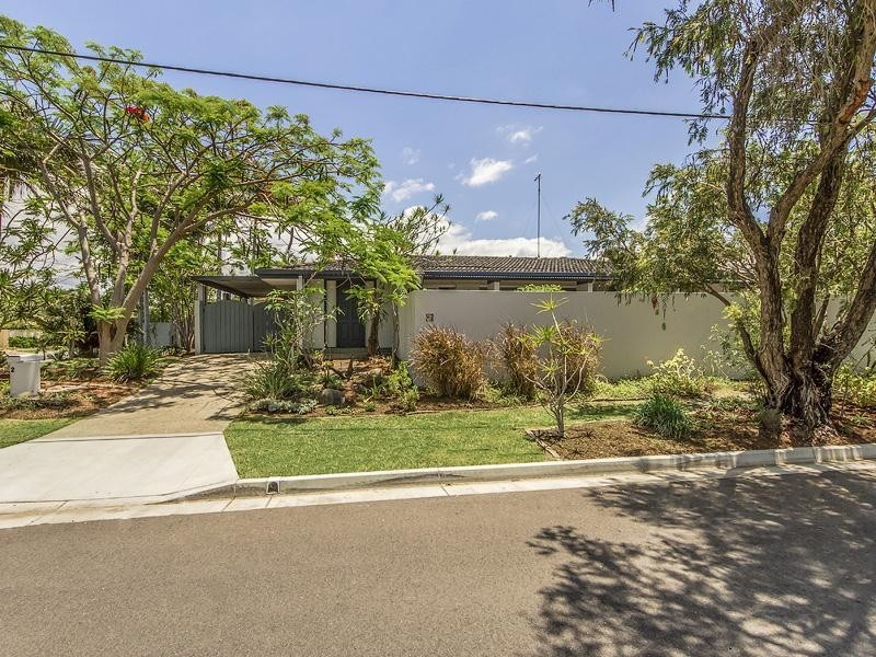 2 Milan Court, Isle Of Capri QLD 4217