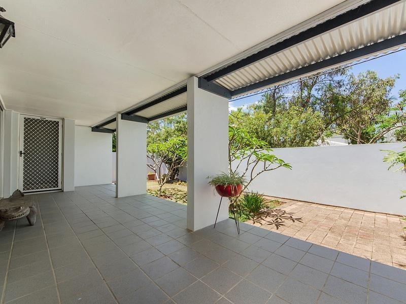 2 Milan Court, Isle Of Capri QLD 4217