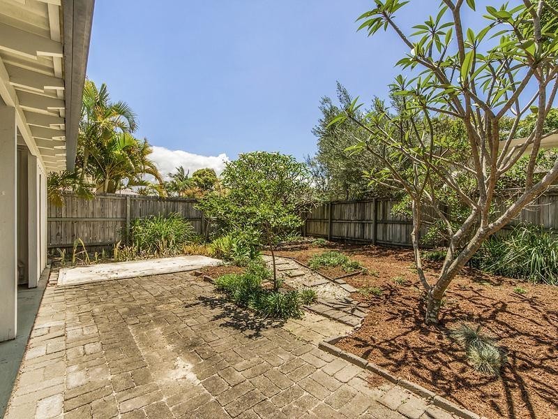 2 Milan Court, Isle Of Capri QLD 4217