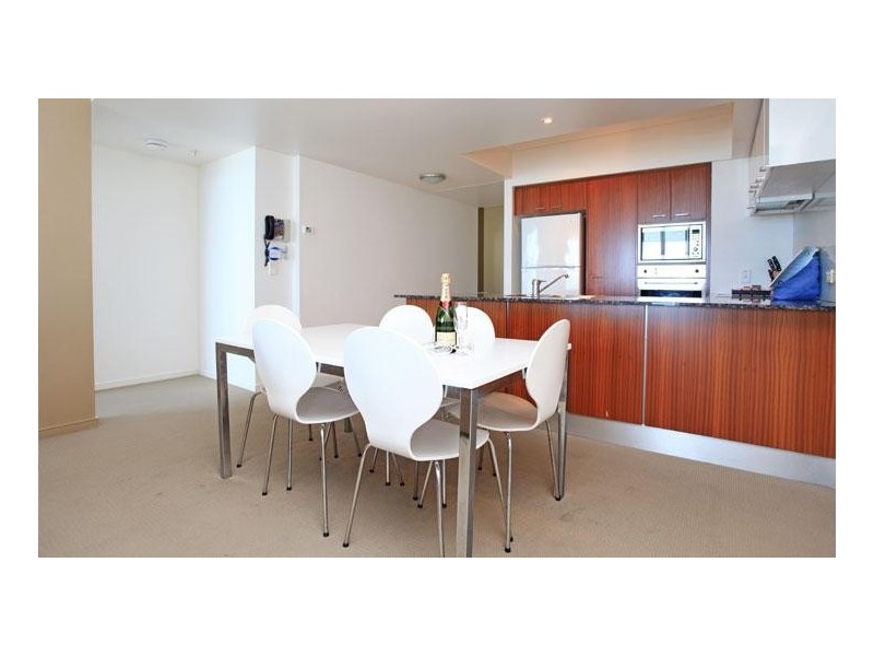 23 Ferny Avenue, Surfers Paradise QLD 4217